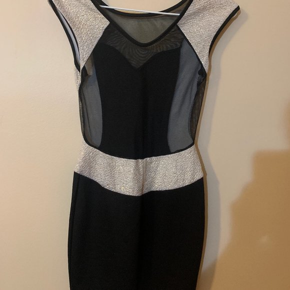 Black and Gold Dress - Picture 3 of 3